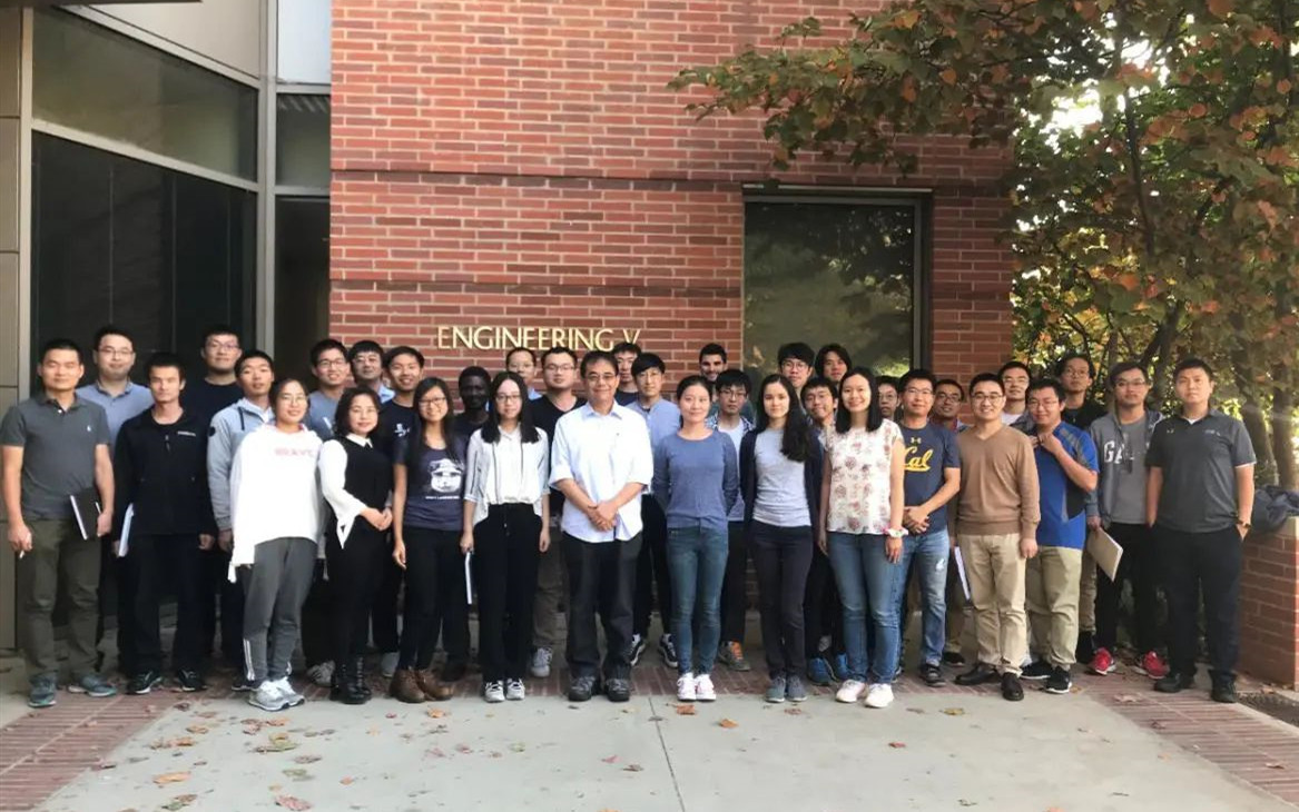 八次打破世界紀錄，培養四十余位青年教授，UCLA楊陽：伯樂如何打造千里馬